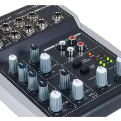 Behringer XENYX 502S