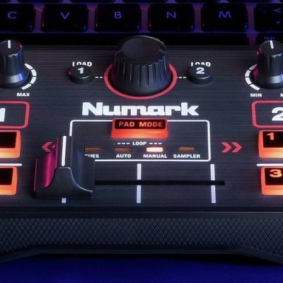 Numark DJ2Go 2 Touch