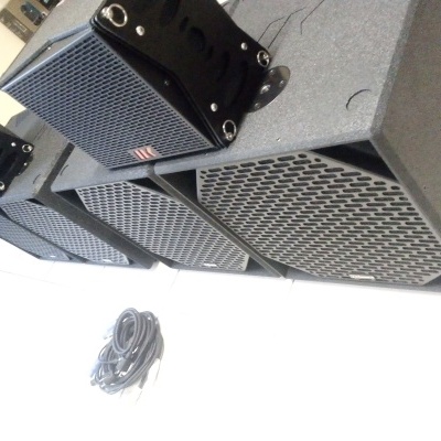 MAK8 satélite line array