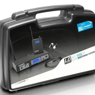 Estojo preto com sistema de microfone sem fios LD Systems U100 ilustrado na tampa.