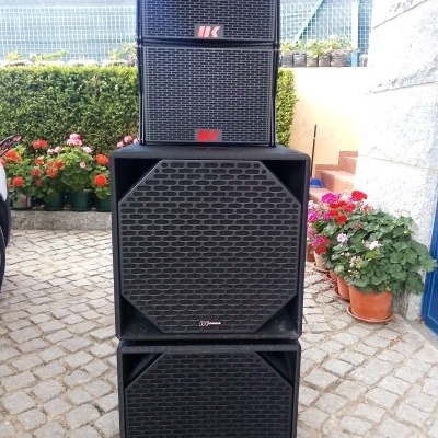 MAK8 satélite line array