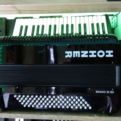 Hohner Acordeão Bravo III 80 Baixos Black