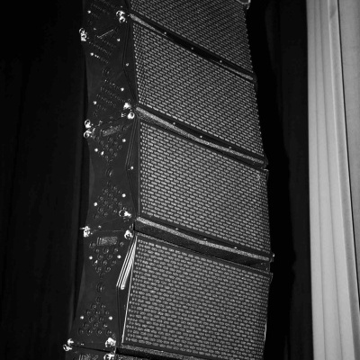 MAK12 satélite line array