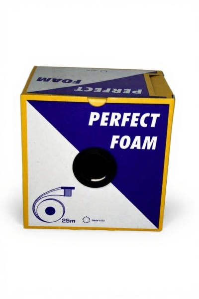 Caixa de cartão branca, azul e amarela com texto PERFECT FOAM e botão preto.