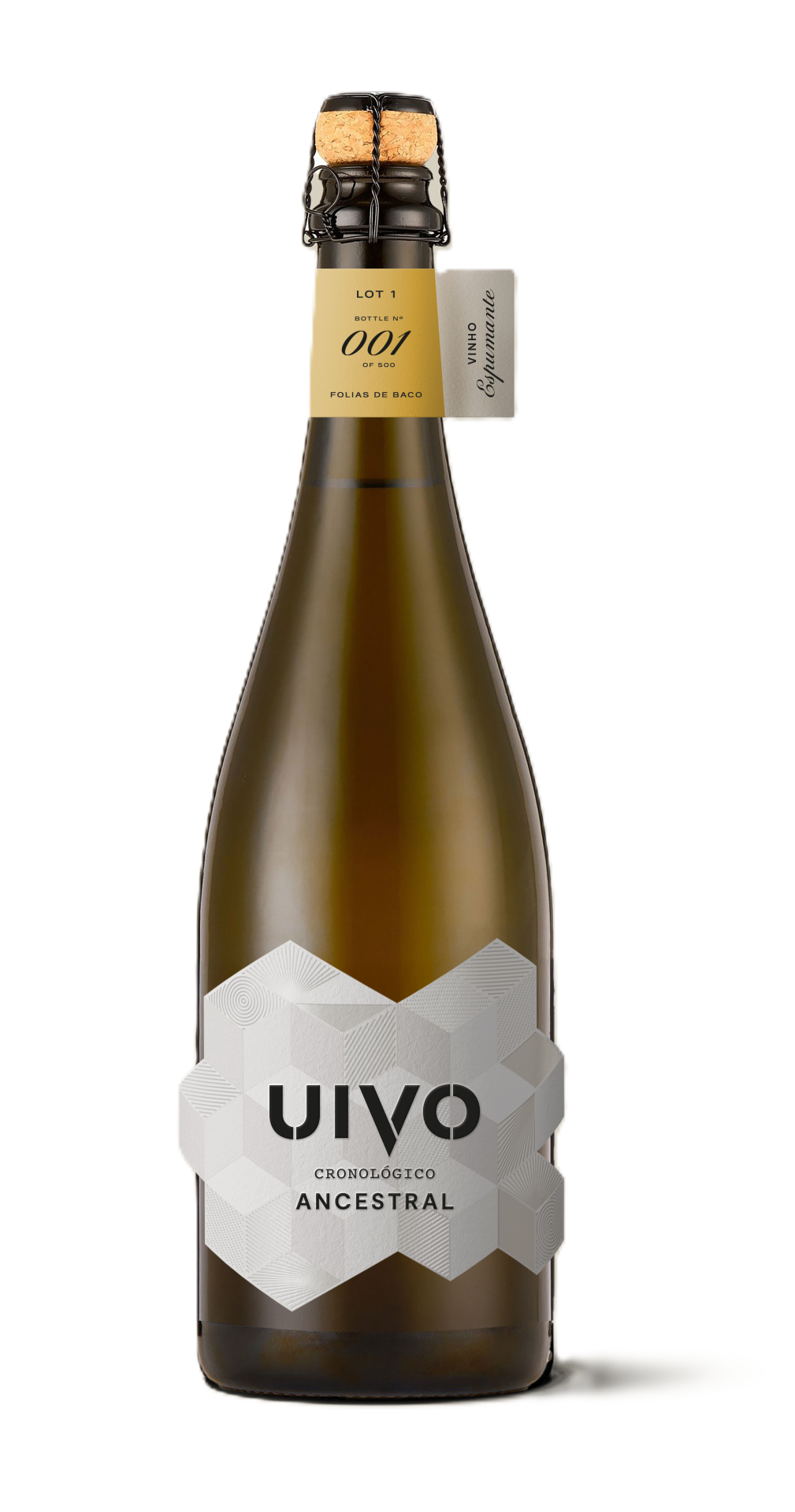 Uivo Cronológico Ancestral Pinot Noir Garrafa de vinho espumante UIVO com rótulo branco geométrico e etiqueta amarela
