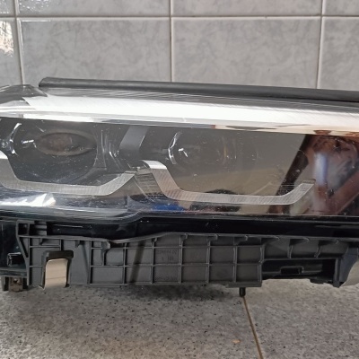 Farol Lado Direito BMW G30 G31 série 5