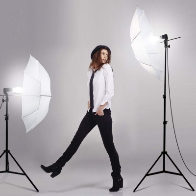 Kit estúdio iluminação + fundos + estrutura + refletor
