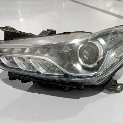 Farol Maserati Ghibli esquerdo e direito xenon