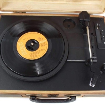 Cópia de Gira discos portátil mala em madeira ou pele Bluetooth e USB