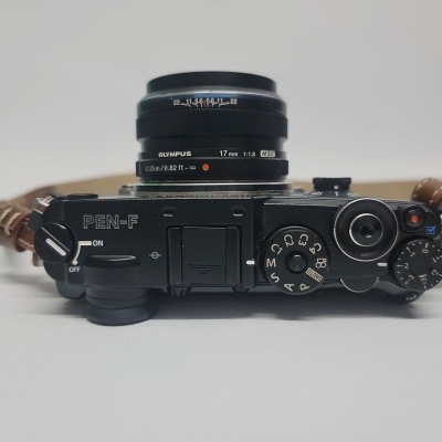 Câmara Olympus PEN-F + lente 17mm F1.8