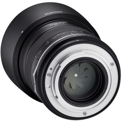 Objetiva fotográfica preta com texto SAMYANG AF 85MM F1.4 RF