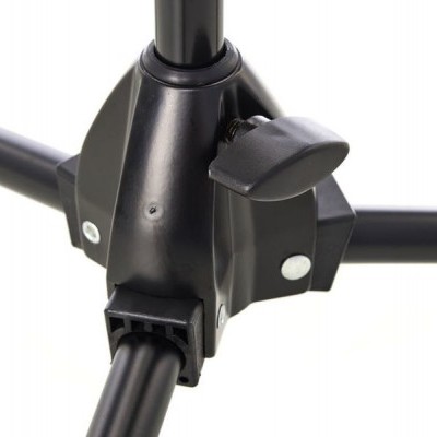 Suporte metálico preto com parafuso de ajuste em plástico