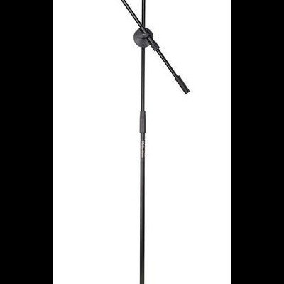 Microfone preto com suporte tripé ajustável em fundo branco