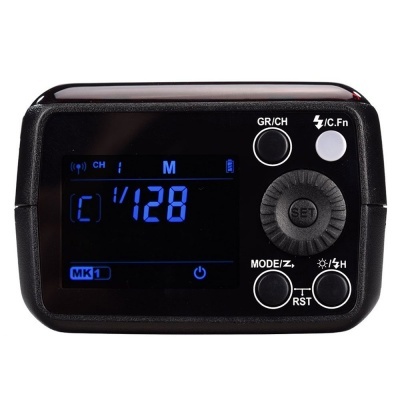 Dispositivo eletrônico preto com ecrã digital azul e vários botões