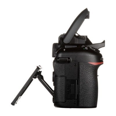 Nikon D7500 DSLR + 18-300mm VR II