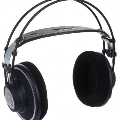 AKG K-702