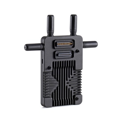 Dispositivo eletrónico preto com antenas e texturas distintas