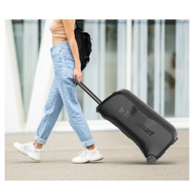 Mala de viagem preta com rodízios e puxador retrátil