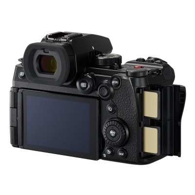 Câmara fotográfica digital preta com visor e ecrã LCD