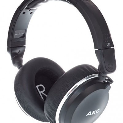 AKG K-182