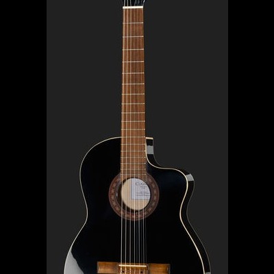 Classic-CE 4/4 Guitar B Bundle