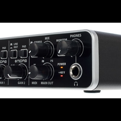 Behringer U-Phoria UMC204HD
