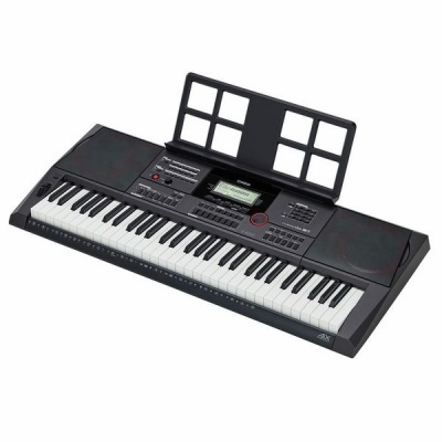 Teclado musical elétrico preto com 61 teclas e suporte para partituras