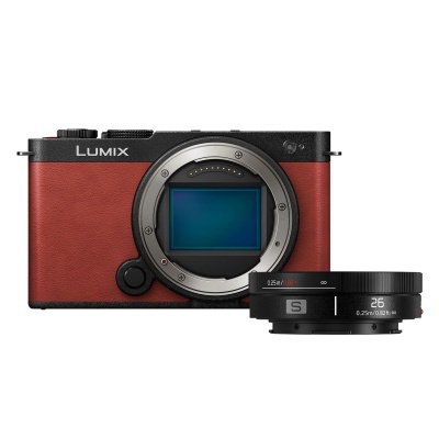 Panasonic S9 Crimson Red + 26mm f/8.0