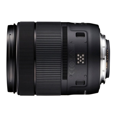 Canon EF-S 18-135mm f/3.5-5.6 USM