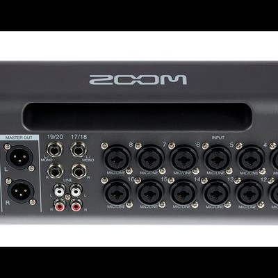 Zoom LiveTrak L-20R
