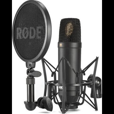 Microfone condensador RODE preto com suporte e filtro pop