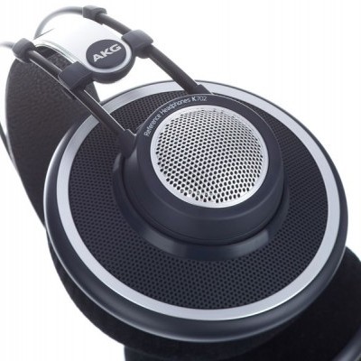 AKG K-702