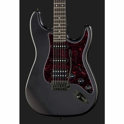 Guitarra elétrica preta com braço de madeira escura e componentes pretos