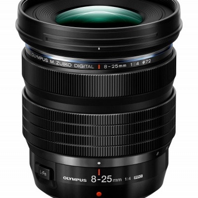 Objectiva Olympus M. Zuiko Digital 8-25mm f/4 preta com detalhes texturizados