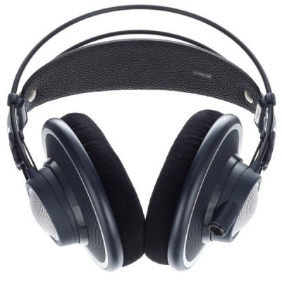 AKG K-702