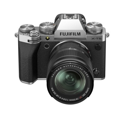 Fujifilm X-T5 Silver + XF 16-80mm f/4.0 R