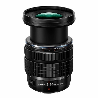 Objetiva fotográfica Olympus M.Zuiko Digital 8-25mm 1:4 preta com anéis ajustáveis