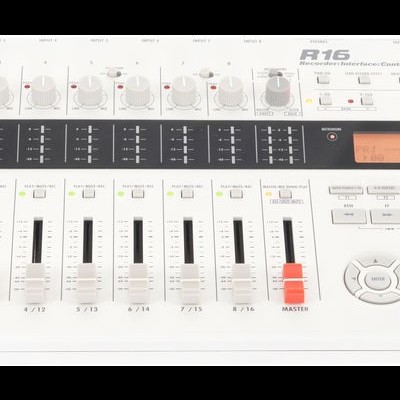 Zoom R16