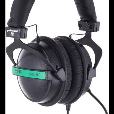 Ausculadores profissionais pretos com microfone e abas acolchoadas