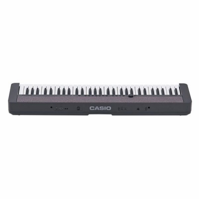 Teclado musical CASIO preto com 61 teclas