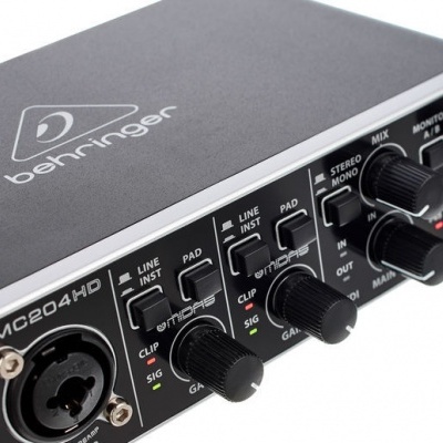 Behringer U-Phoria UMC204HD