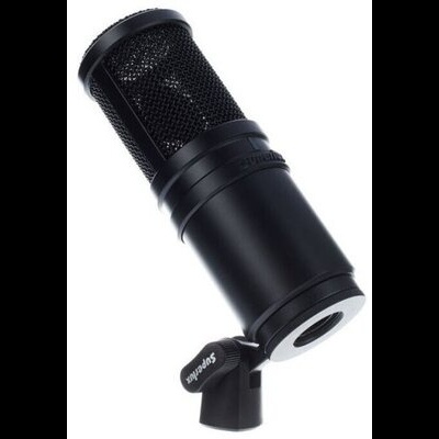 Microfone condensador preto com grelha metálica e suporte com botão rotativo