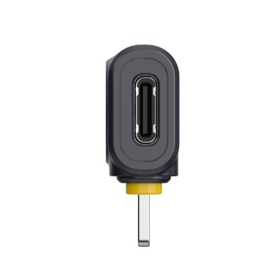 Adaptador USB tipo C preto com detalhes amarelos