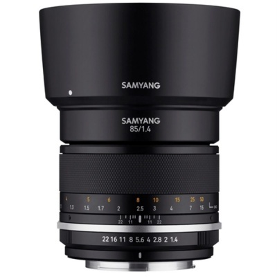 Lente fotográfica preta Samyang 85/1.4 com anéis de foco e abertura