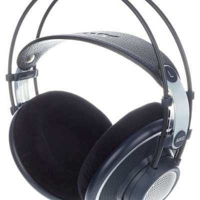 AKG K-702