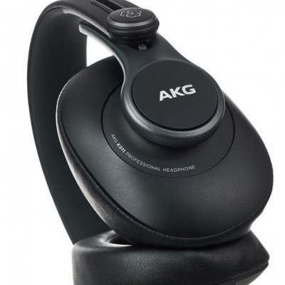 AKG K-371