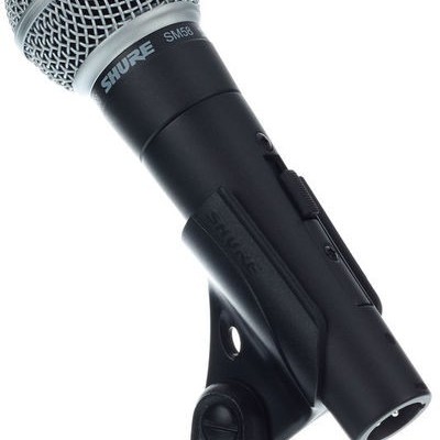 Microfone Shure SM58 preto com suporte