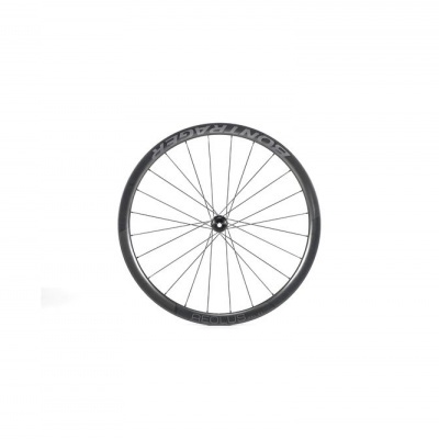 Roda de bicicleta preta com texto ZIPP 303 no aro