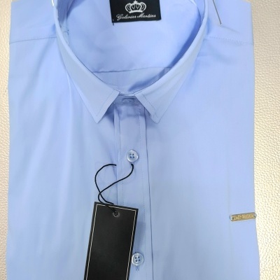 Camisa slim fit, azul bebe