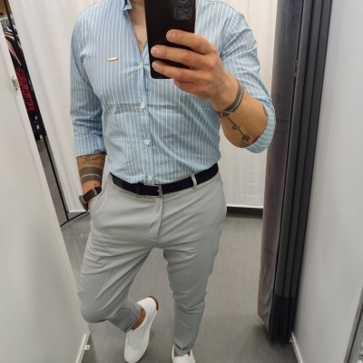 Camisa slim fit,azul riscas